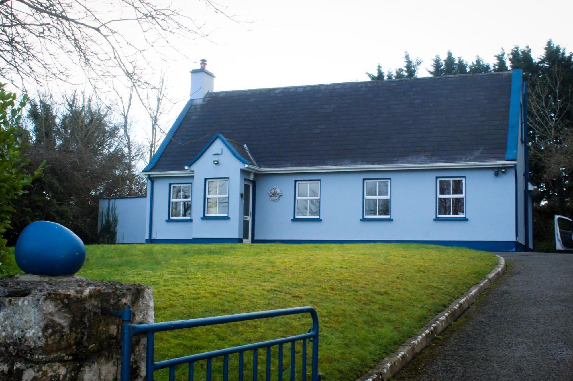 Riverside Cottage In The Burren Corofin  エクステリア 写真