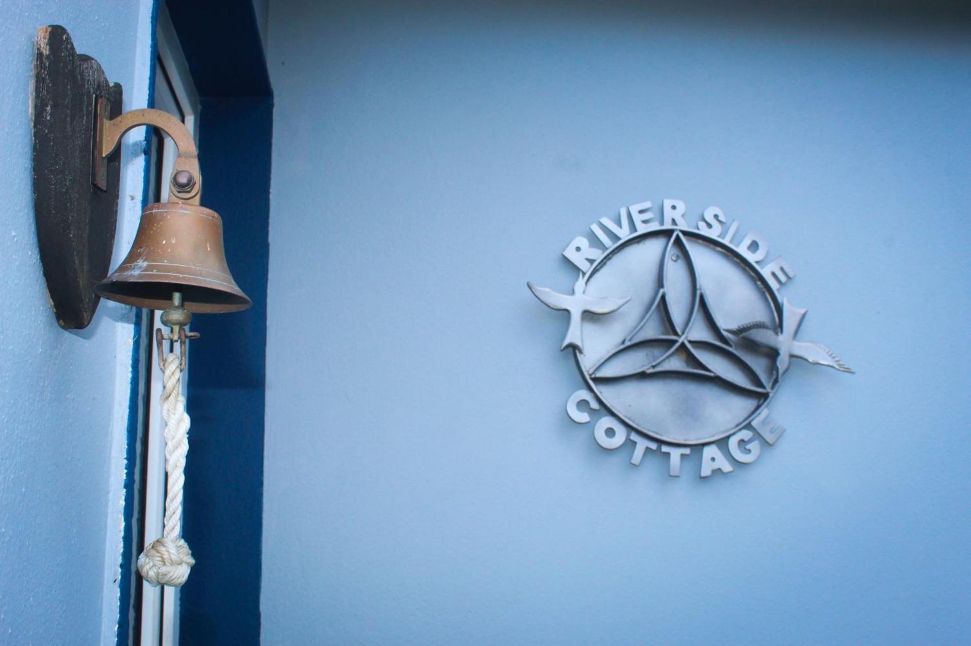 Riverside Cottage In The Burren Corofin  エクステリア 写真