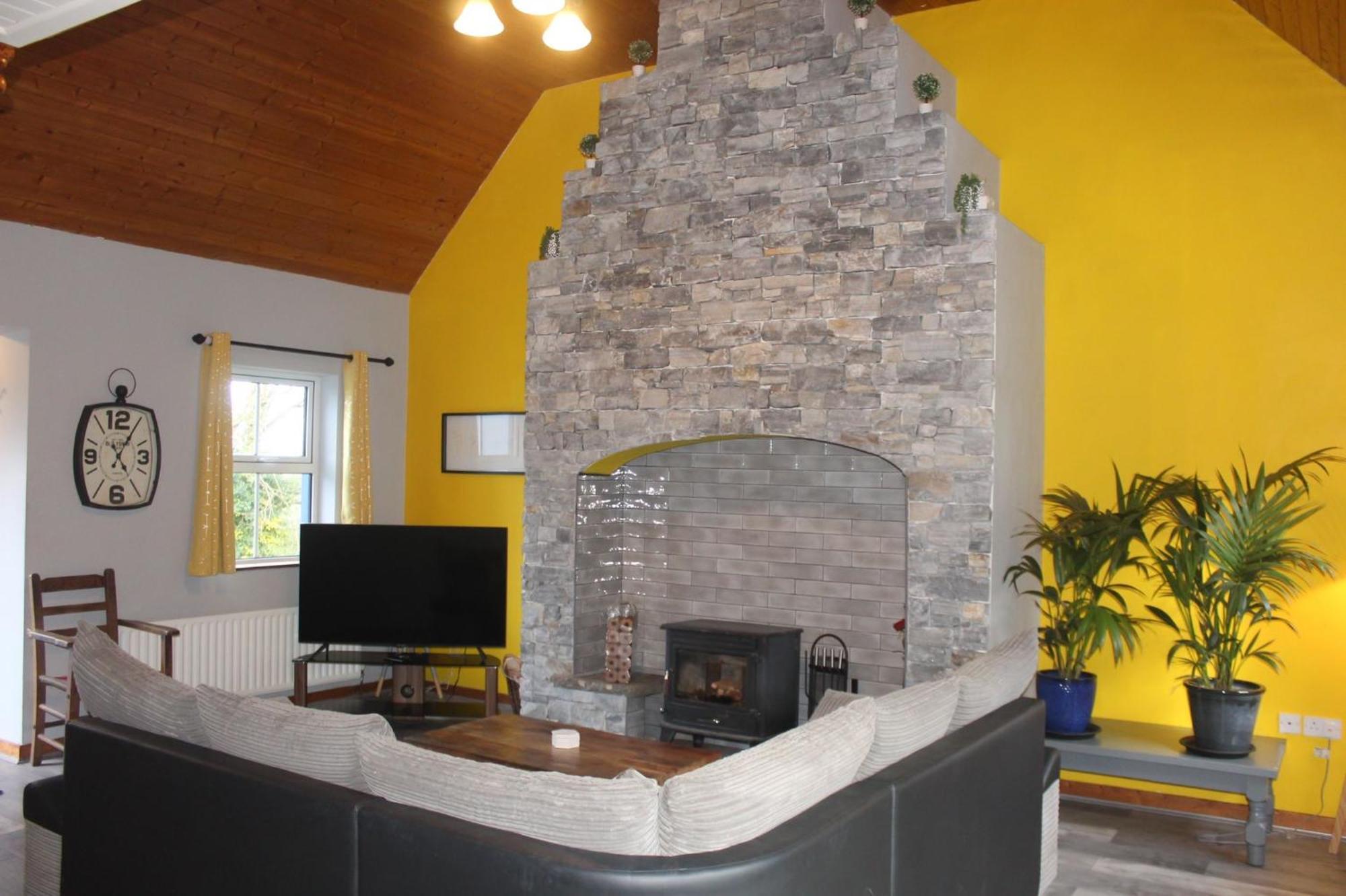 Riverside Cottage In The Burren Corofin  エクステリア 写真